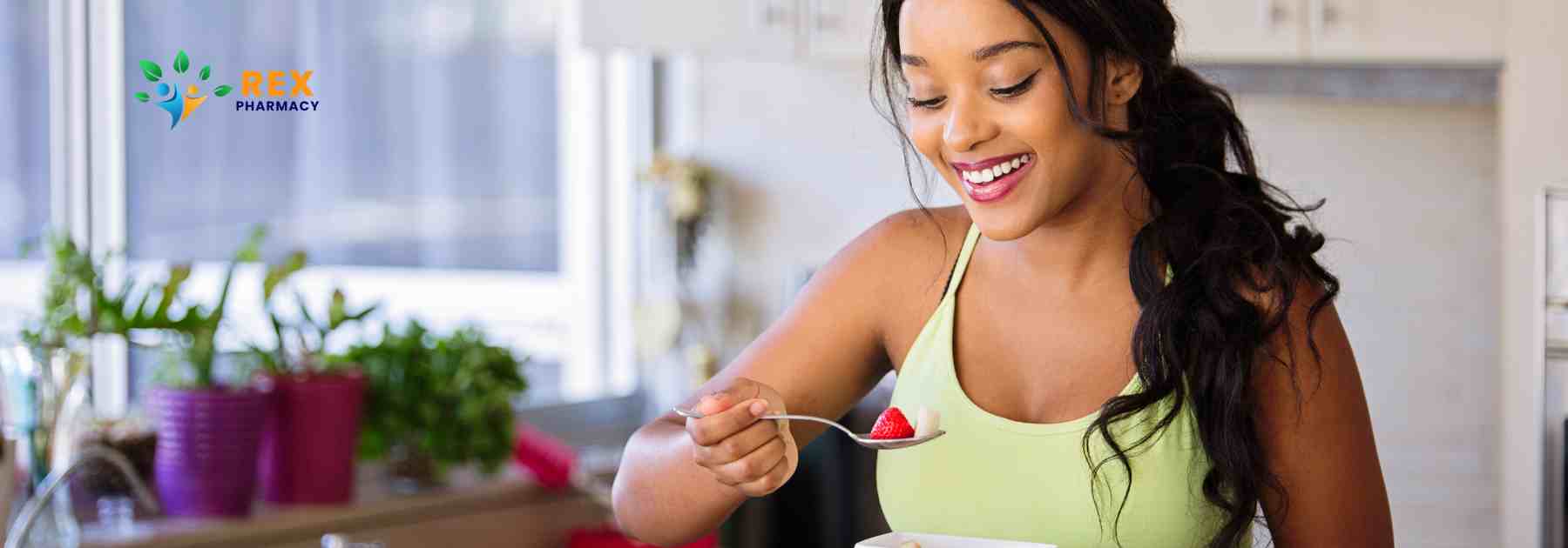 Woman making health food choices to help weight loss